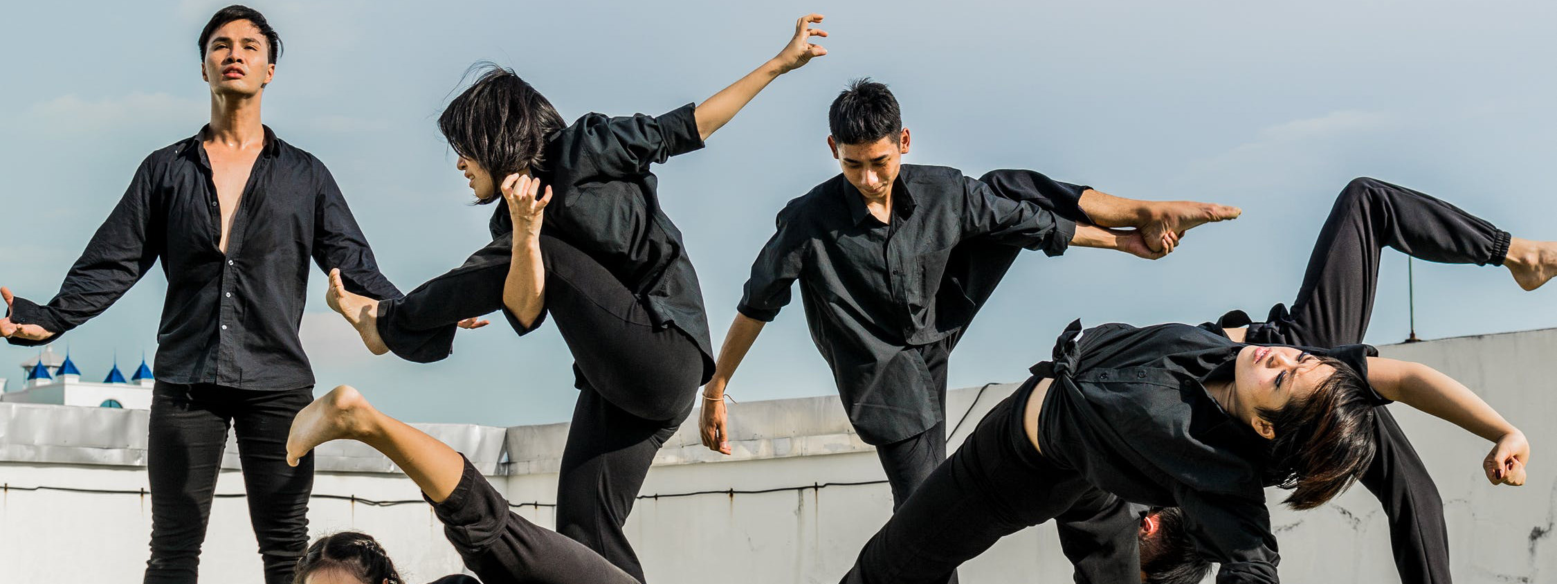 Dancing people